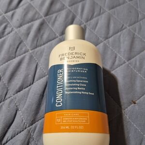 Invigorating Moisturizer Conditioner - Blue and Orange From Frederick Benjamin